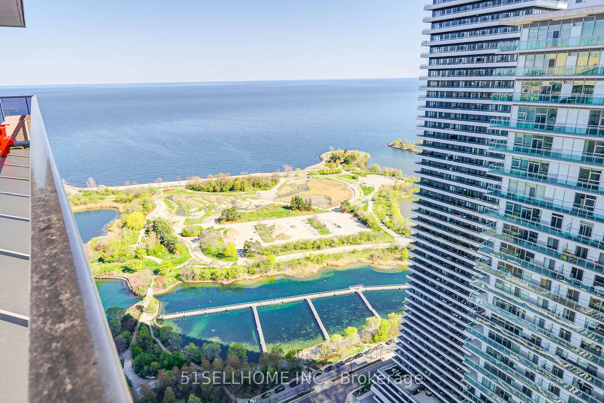 2 Bedrooms Condo at 70 Annie Craig, Toronto For sale