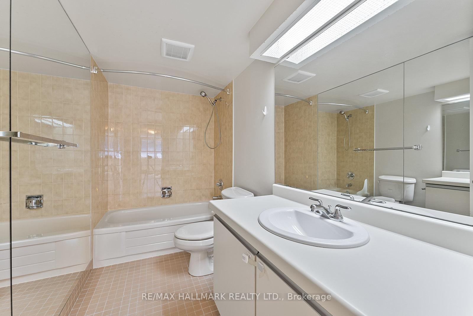 3 Bedrooms Condo at 360 Bloor, Toronto For sale