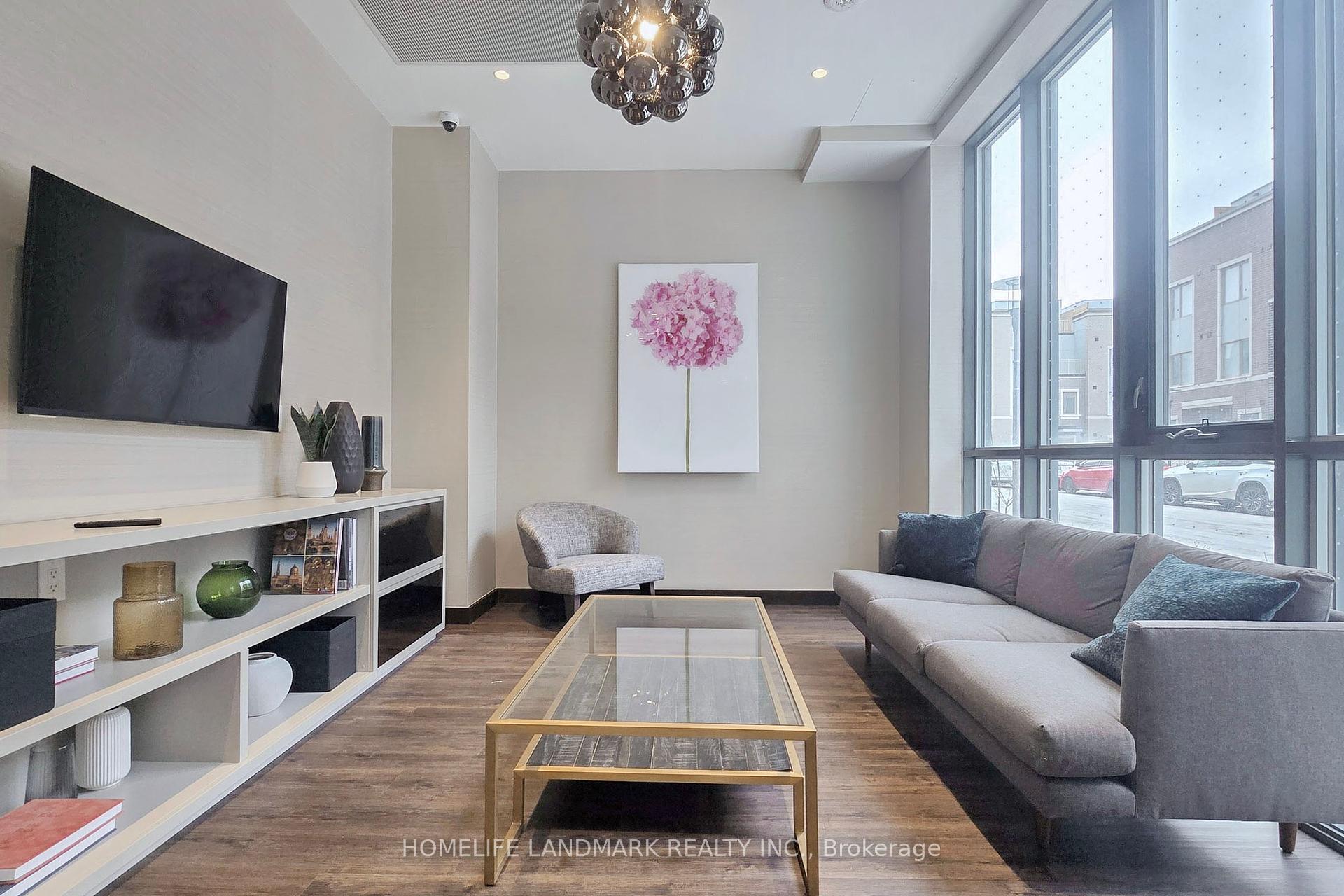 2 Bedrooms Condo at 60 Honeycrisp, Vaughan For sale