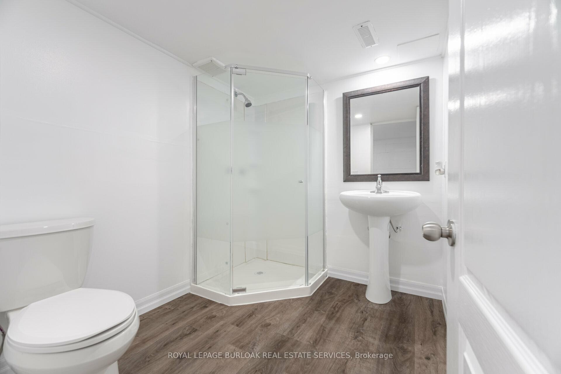 2 Bedrooms Condo at 1116 Homewood, Burlington For sale
