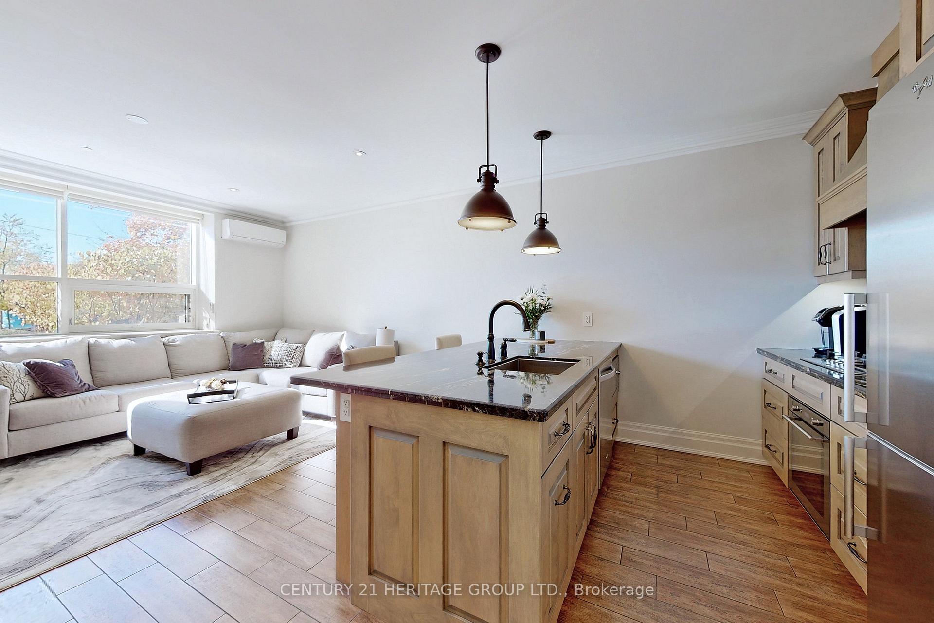 2 Bedrooms Condo at 397 King,  Hamilton For sale
