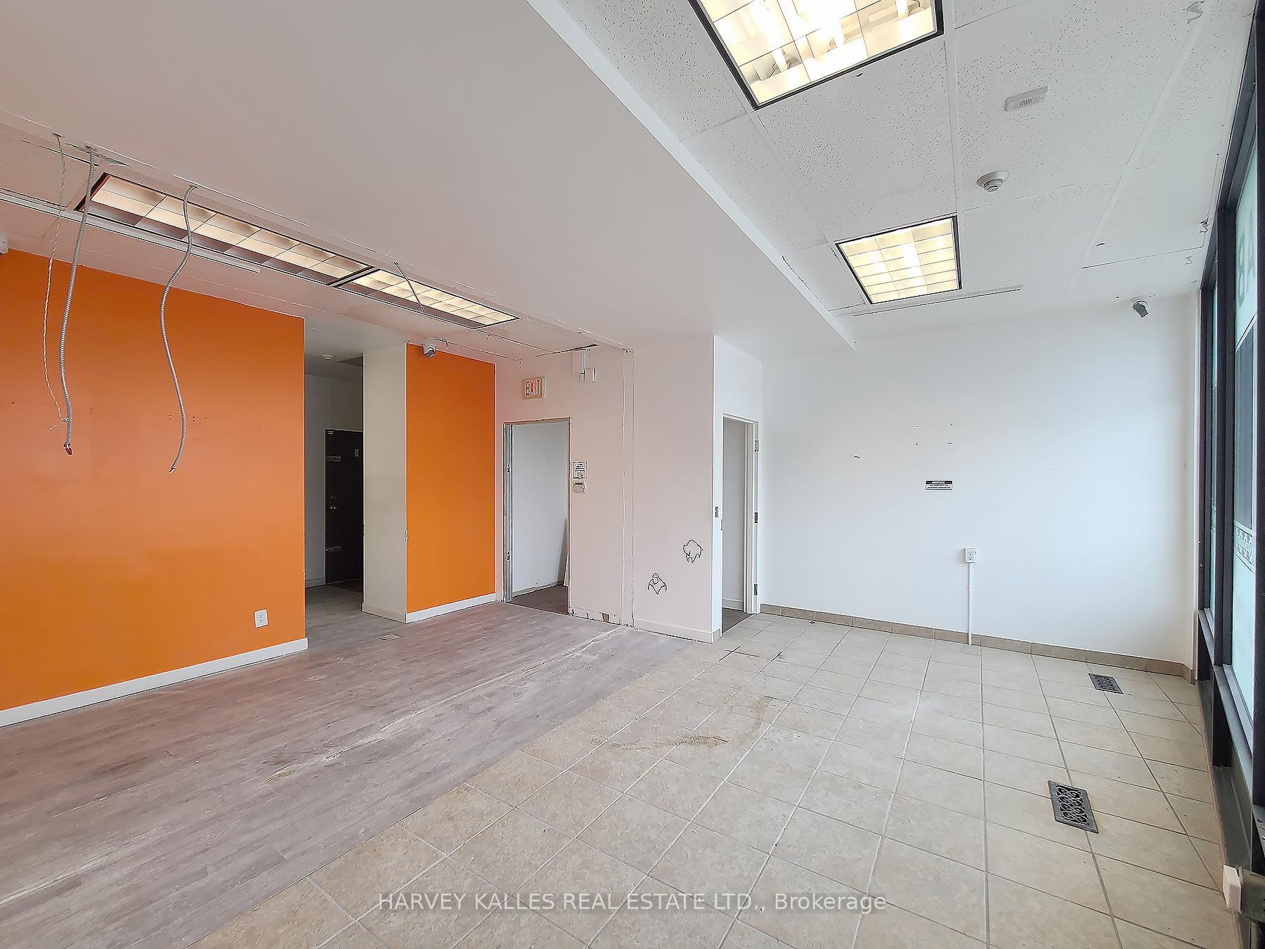 3813 Lake Shore Boulevard W retail