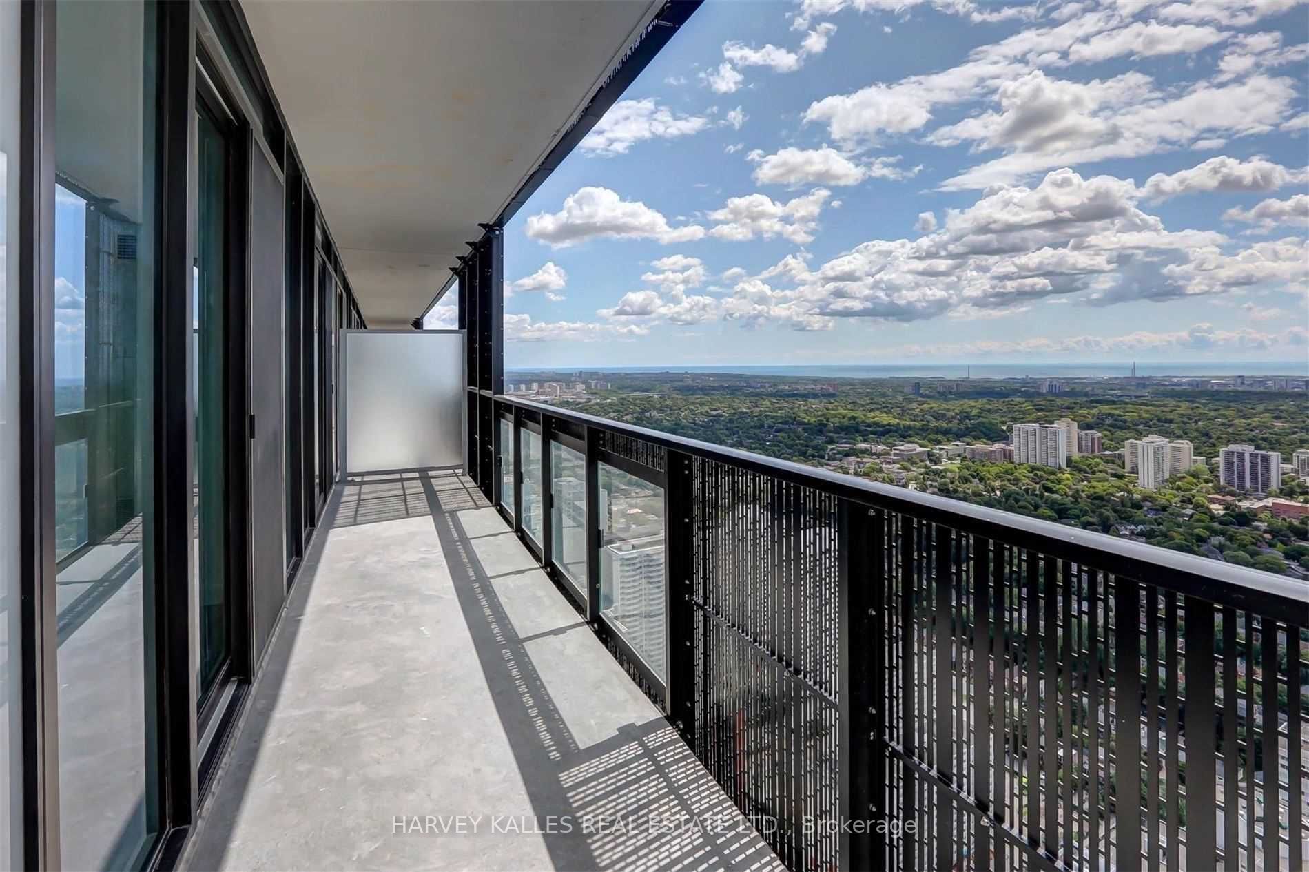 8 Eglinton Avenue E 5202