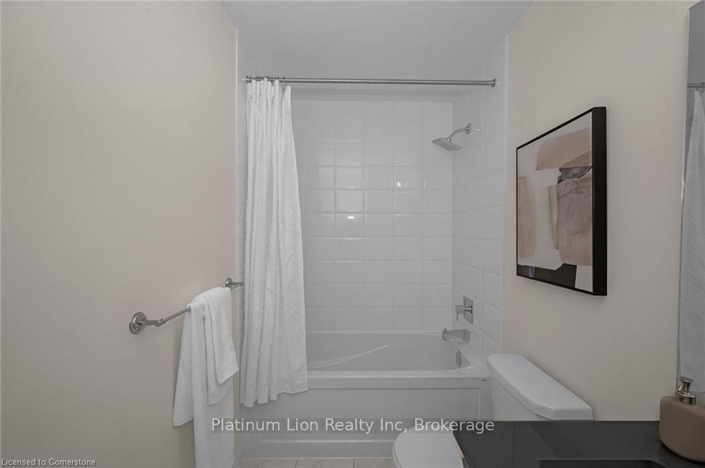 2 Bedrooms Condo at 2375 Bronte, Oakville For sale