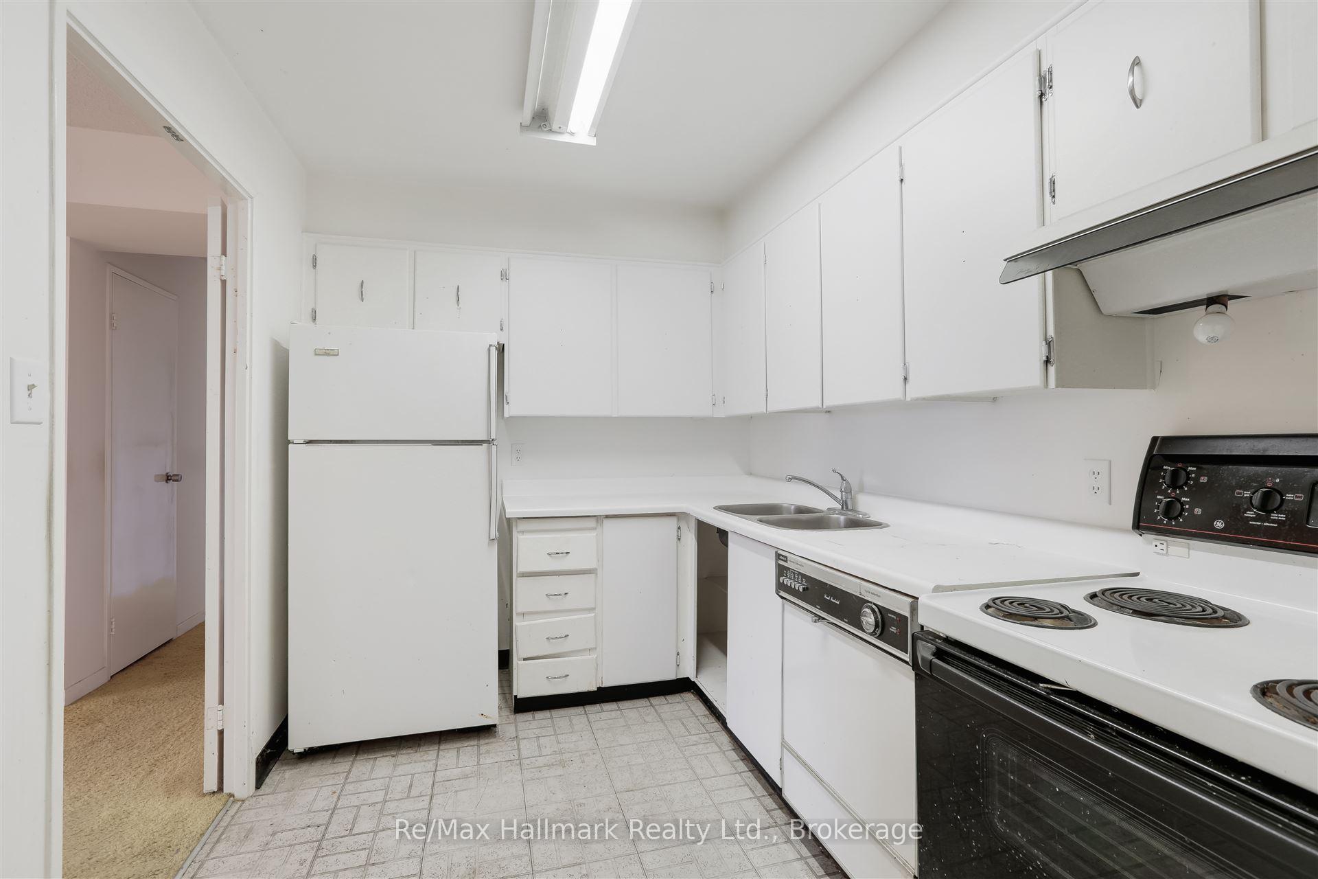 2 Bedrooms Condo at 1580 Mississauga Valley,  Mississauga For sale