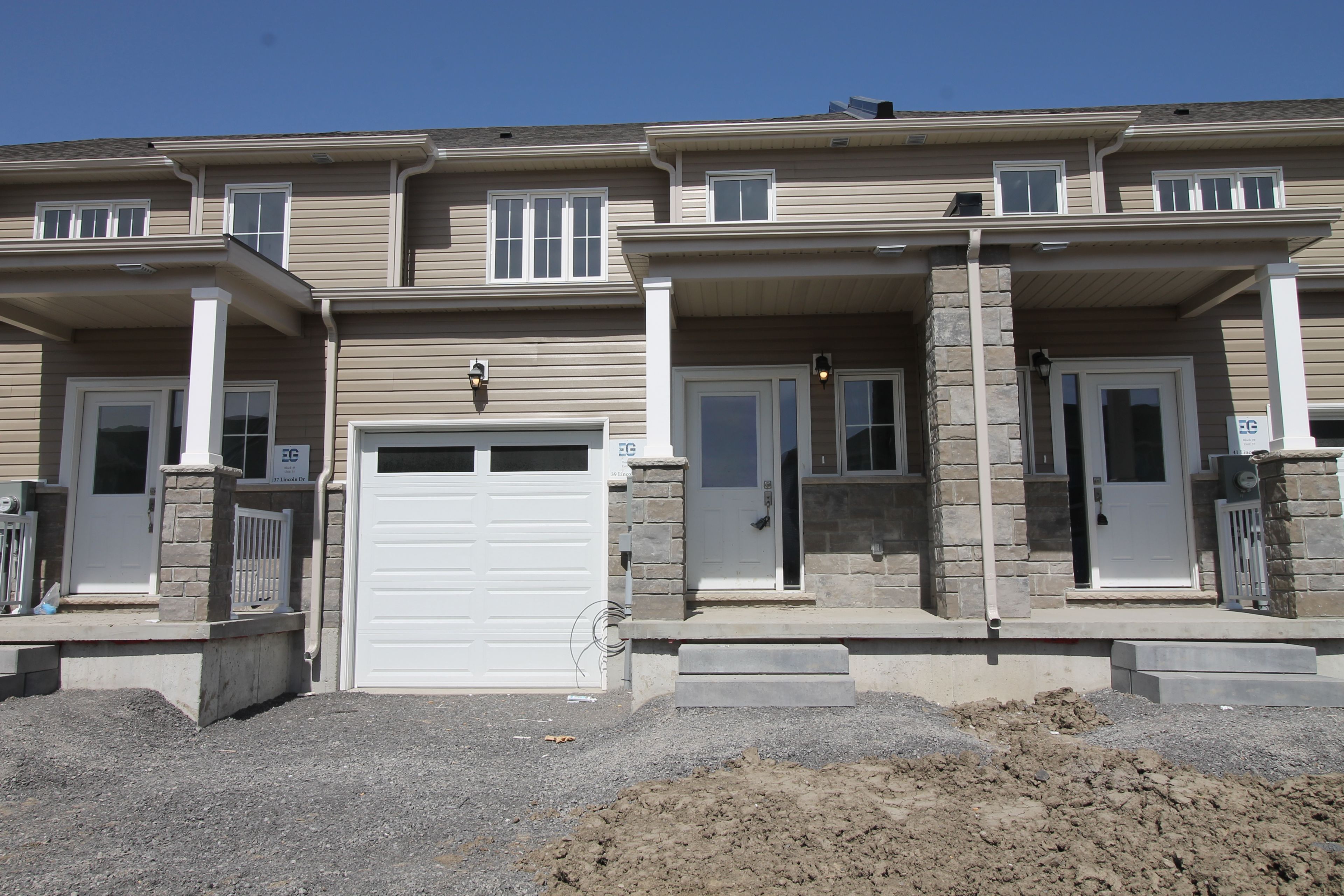 39 Lincoln Drive Belleville Ontario K8N 0T7