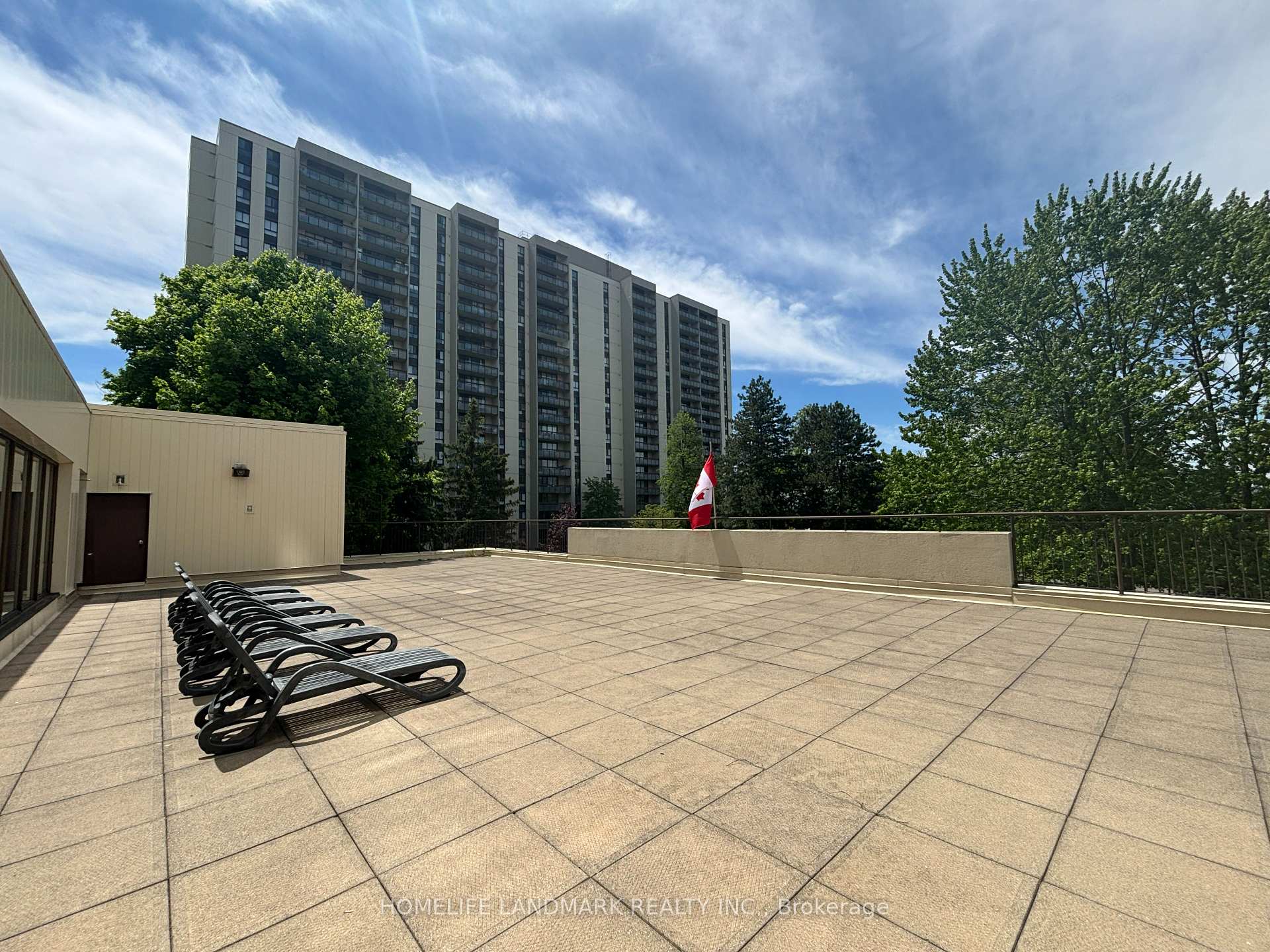 3 Bedrooms Condo at 260 Seneca Hill, Toronto For sale