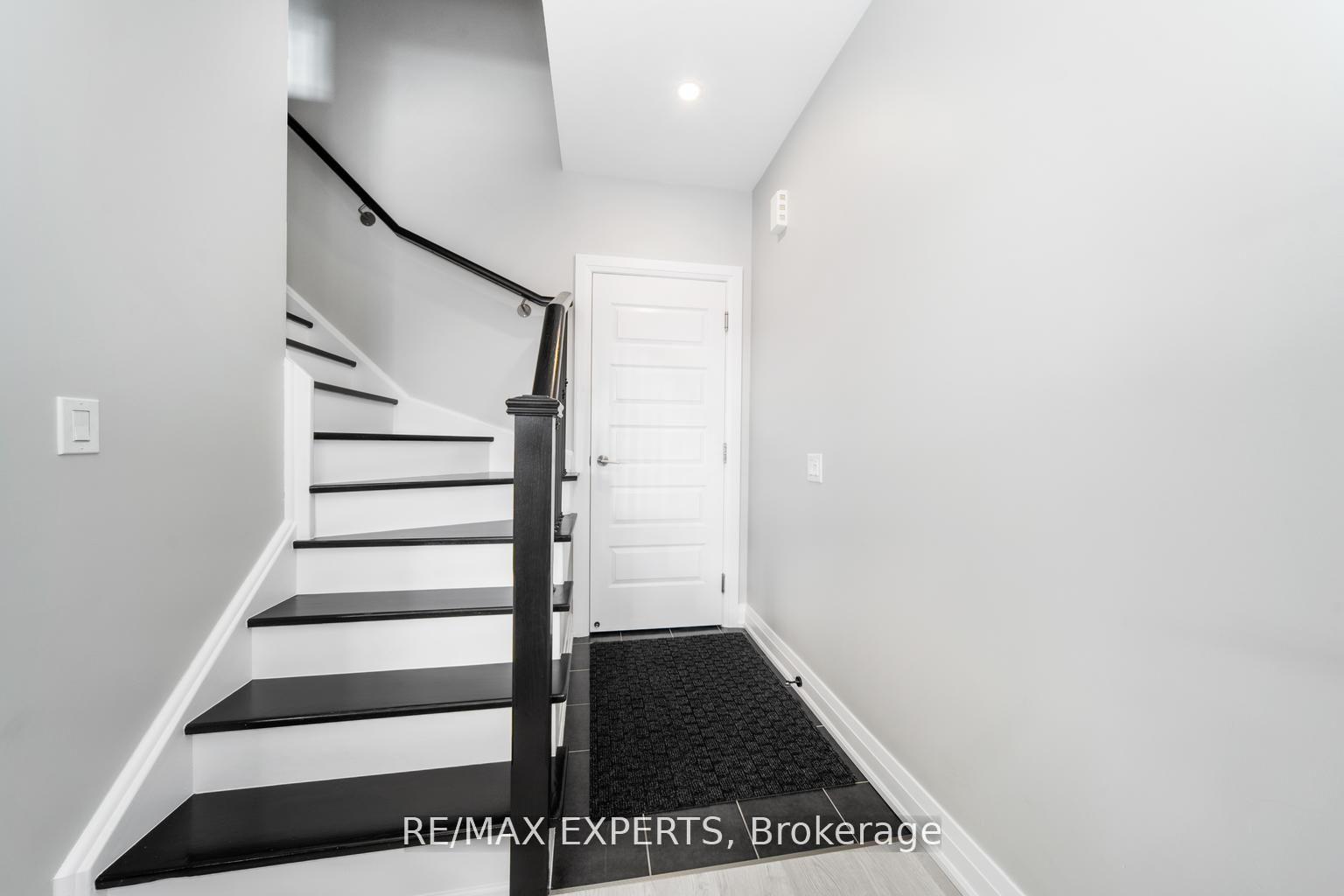 2 Bedrooms Condo at 8167 Kipling, Vaughan For sale