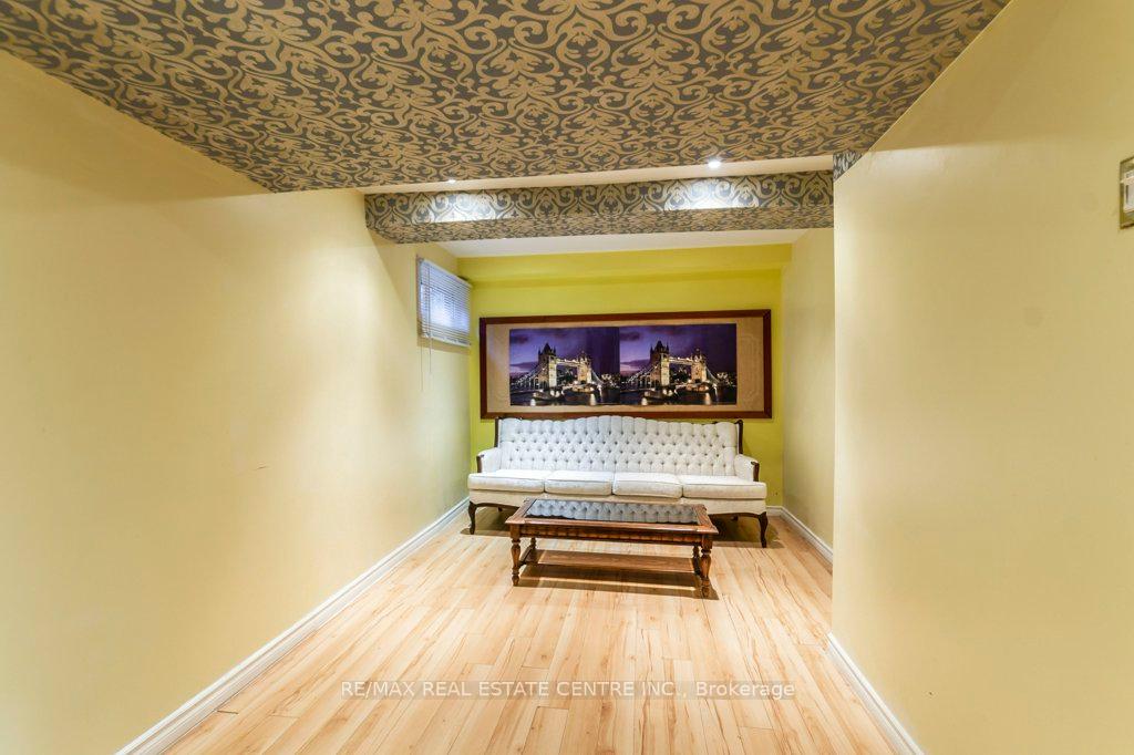 3 Bedrooms Condo at 444 Stone Church,  Hamilton For sale