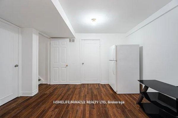 4 Bedrooms Condo at 7080 Copenhagen, Mississauga For sale