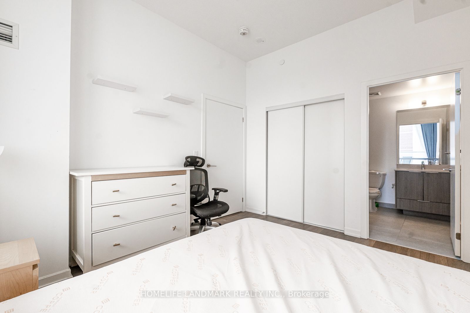 32 Forest Manor Road, #210