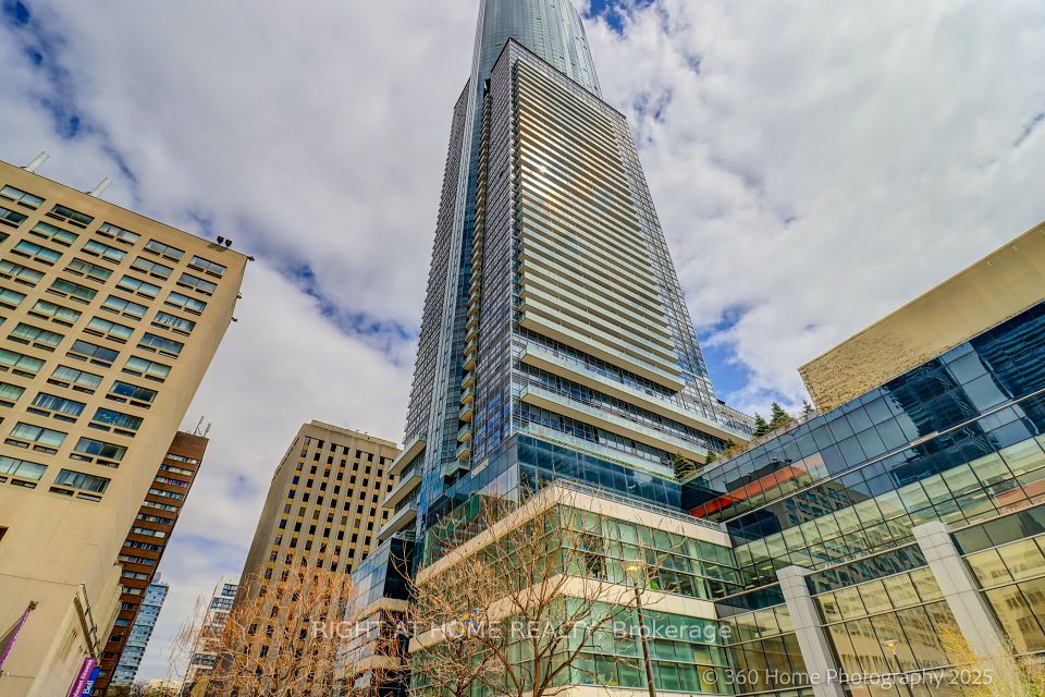 386 Yonge