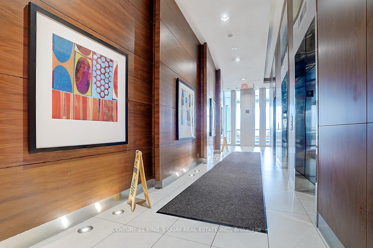 2 Bedrooms Condo at 5 Valhalla Inn, Toronto For sale