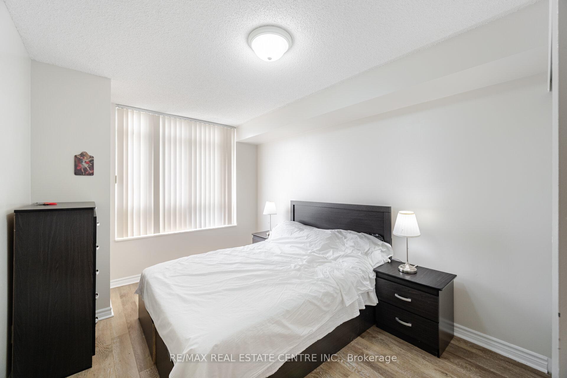 2 Bedrooms Condo at 710 Humberwood, Toronto For sale