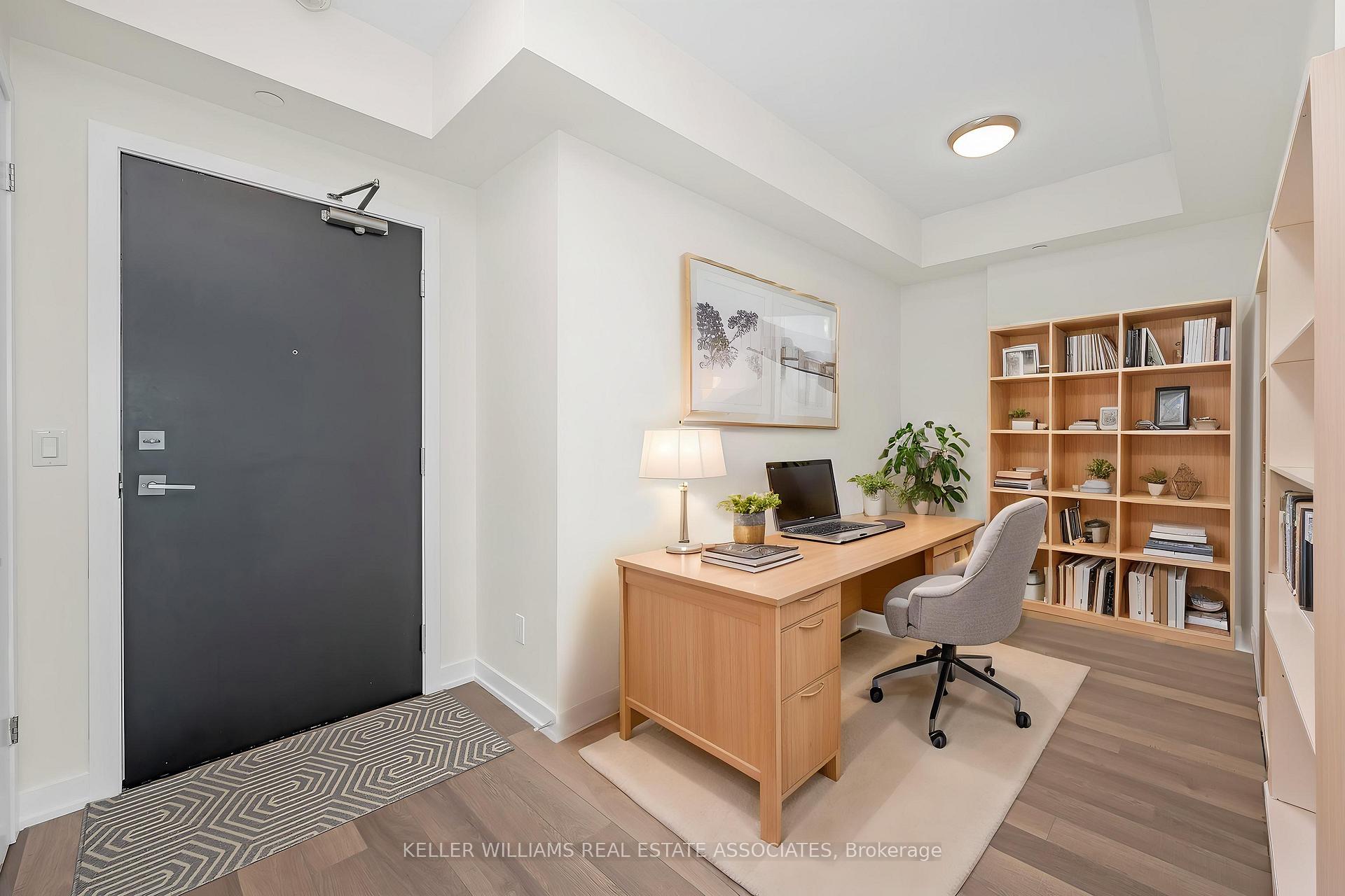 2 Bedrooms Condo at 5240 Dundas, Burlington For sale