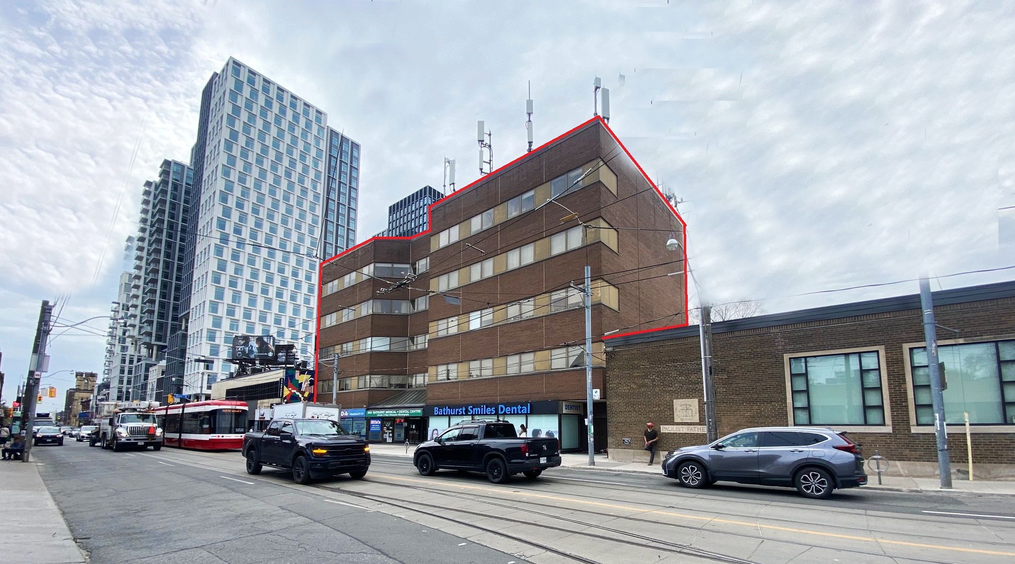 800 bathurst Street Unit# 101 Toronto C02 Ontario M5R 3M8