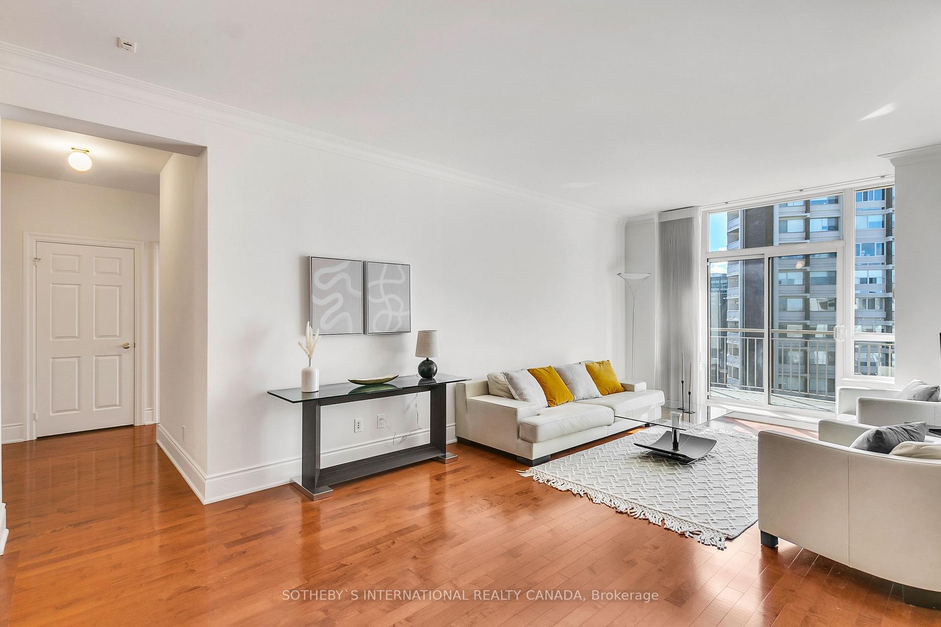 3 Bedrooms Condo at 55 Delisle,  Toronto For sale