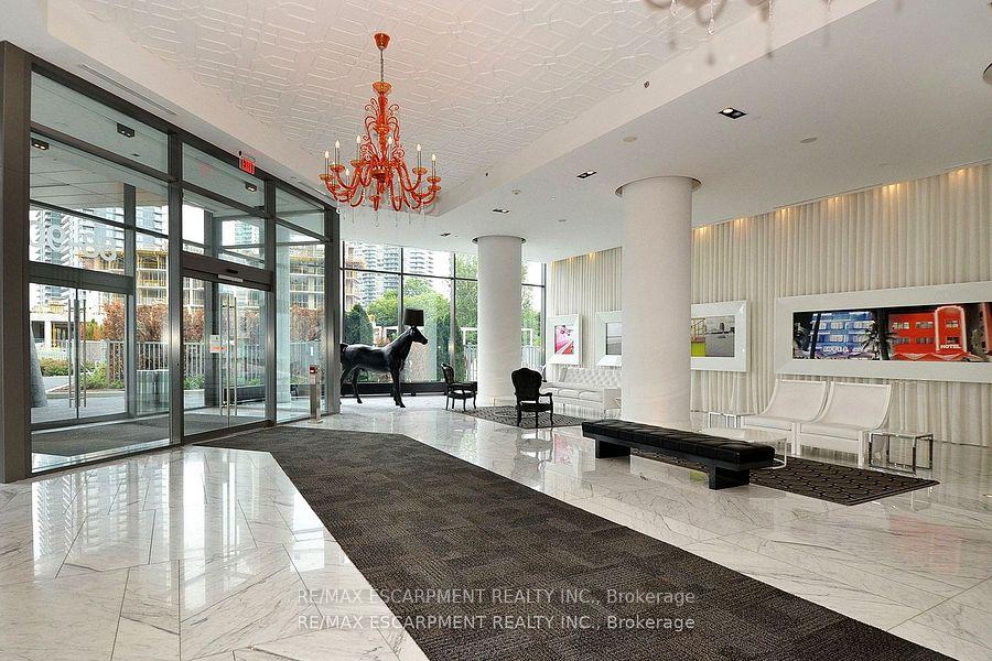2 Bedrooms Condo at 88 Park Lawn, Toronto For sale