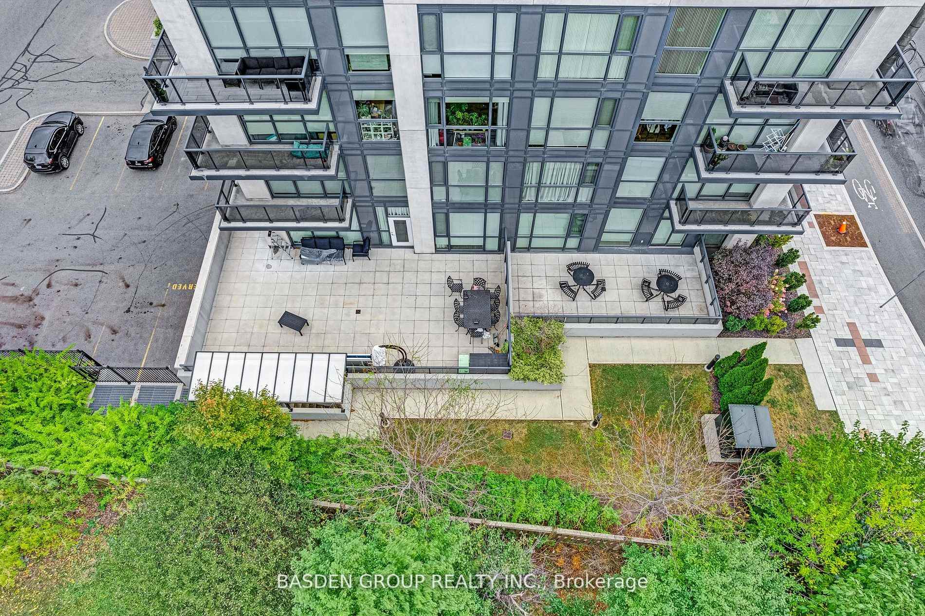 4 Bedrooms Condo at 4700 Highway 7, Vaughan For sale