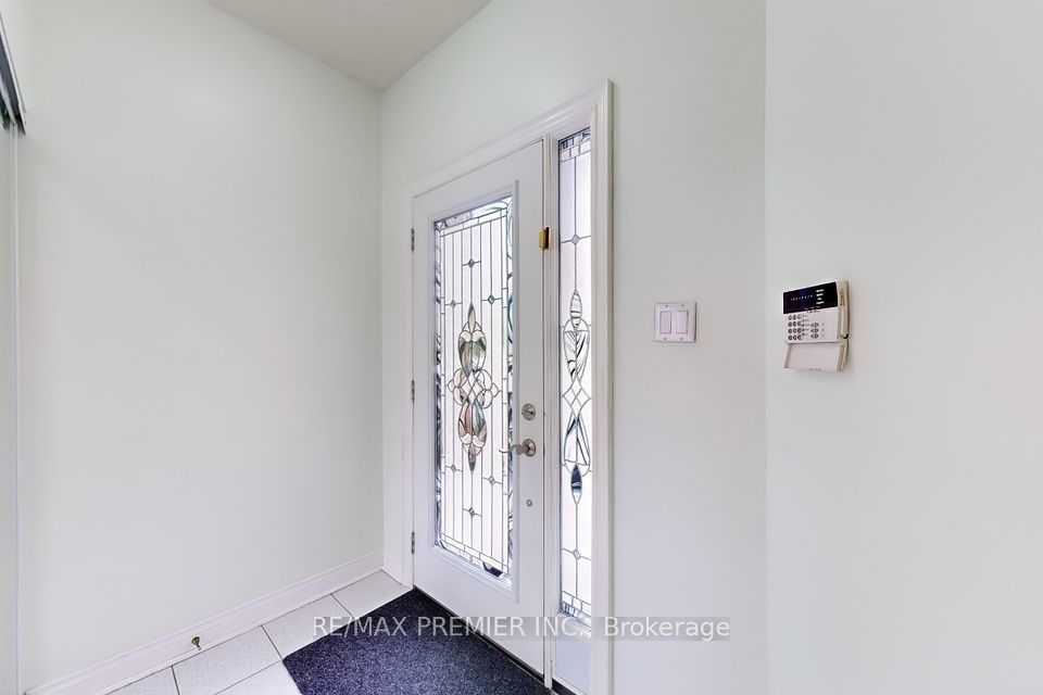 6 Bighorn Crescent, Brampton, ON L6R 1G5