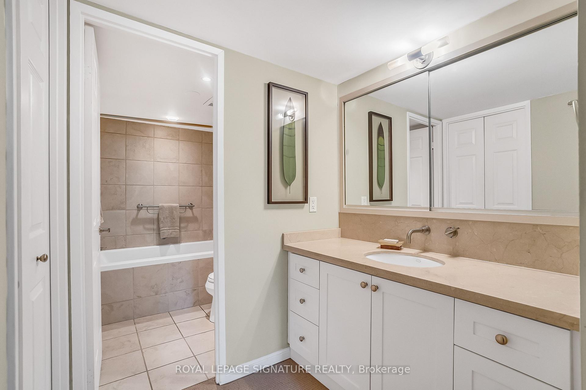 2 Bedrooms Condo at 245 The Donway, Toronto For sale