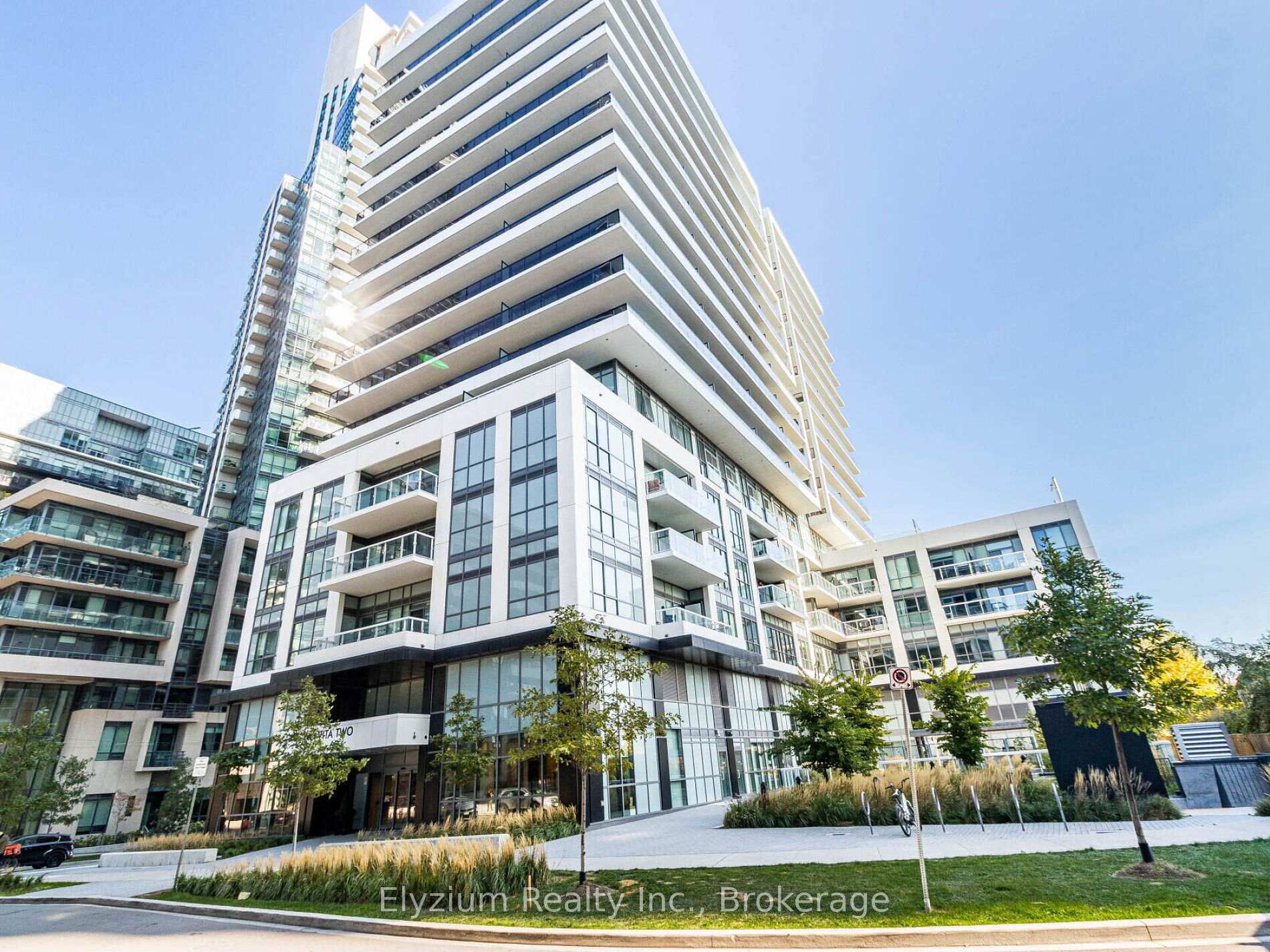 1 Bedroom Condo at 65 Annie Craig,  Toronto For sale