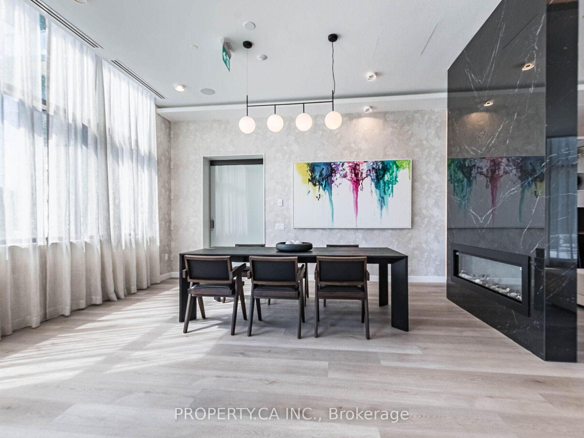 3 Bedrooms Condo at 86 Dundas, Mississauga For sale
