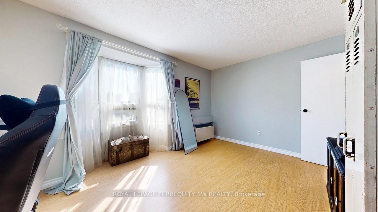 2 Bedrooms Condo at 3835 Lake Shore, Toronto For sale
