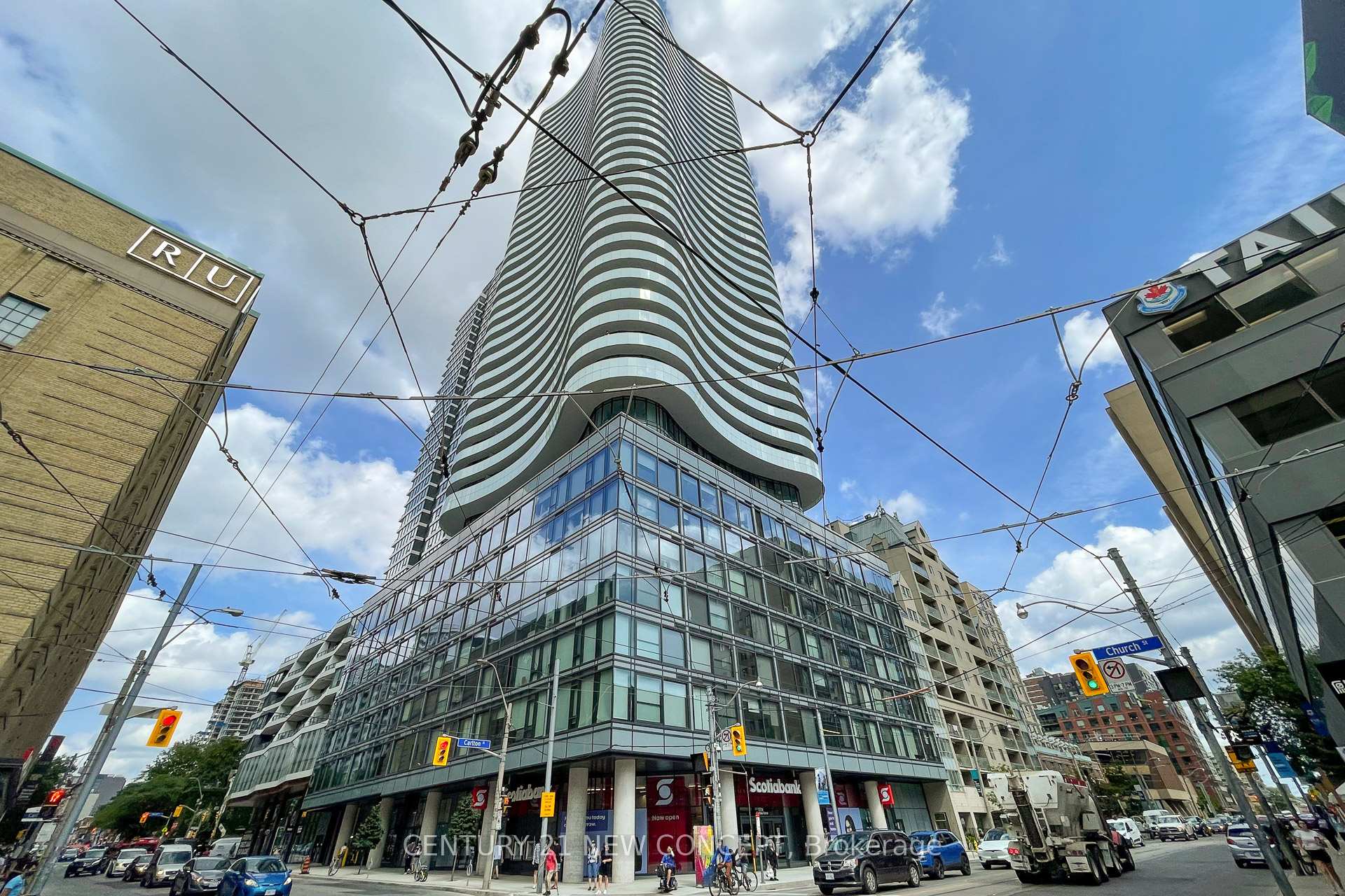 2 Bedrooms Condo at 403 Church, Toronto For sale