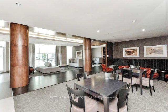 3 Bedrooms Condo at 4099 Brickstone, Mississauga For sale