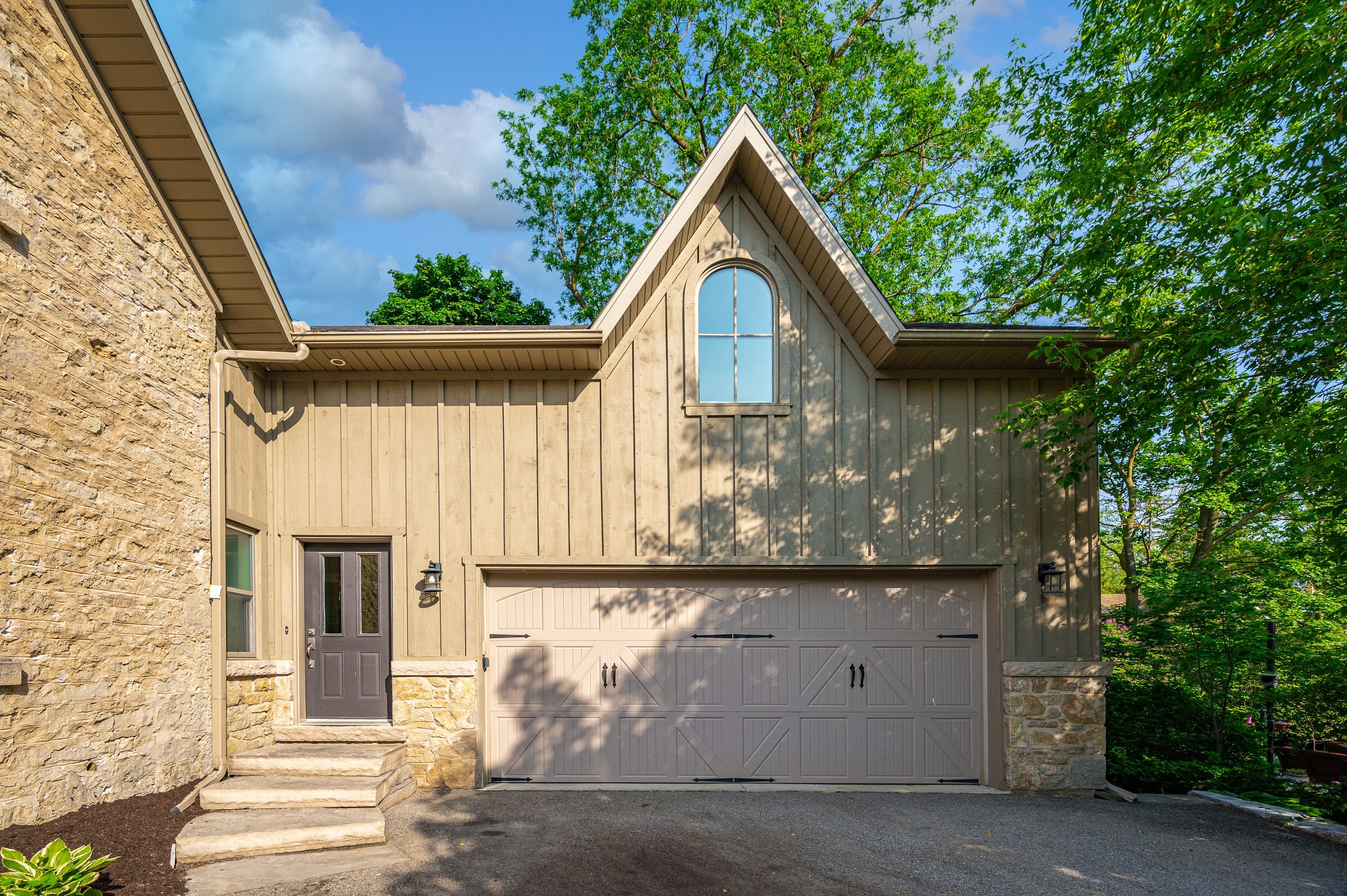 245 Hill Street W