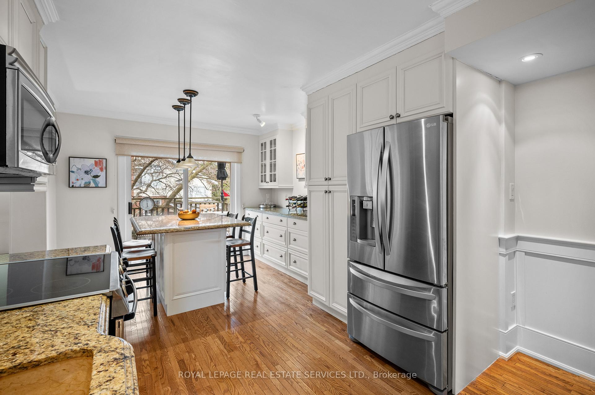 3 Bedrooms Condo at 2098 Marine,  Oakville For sale
