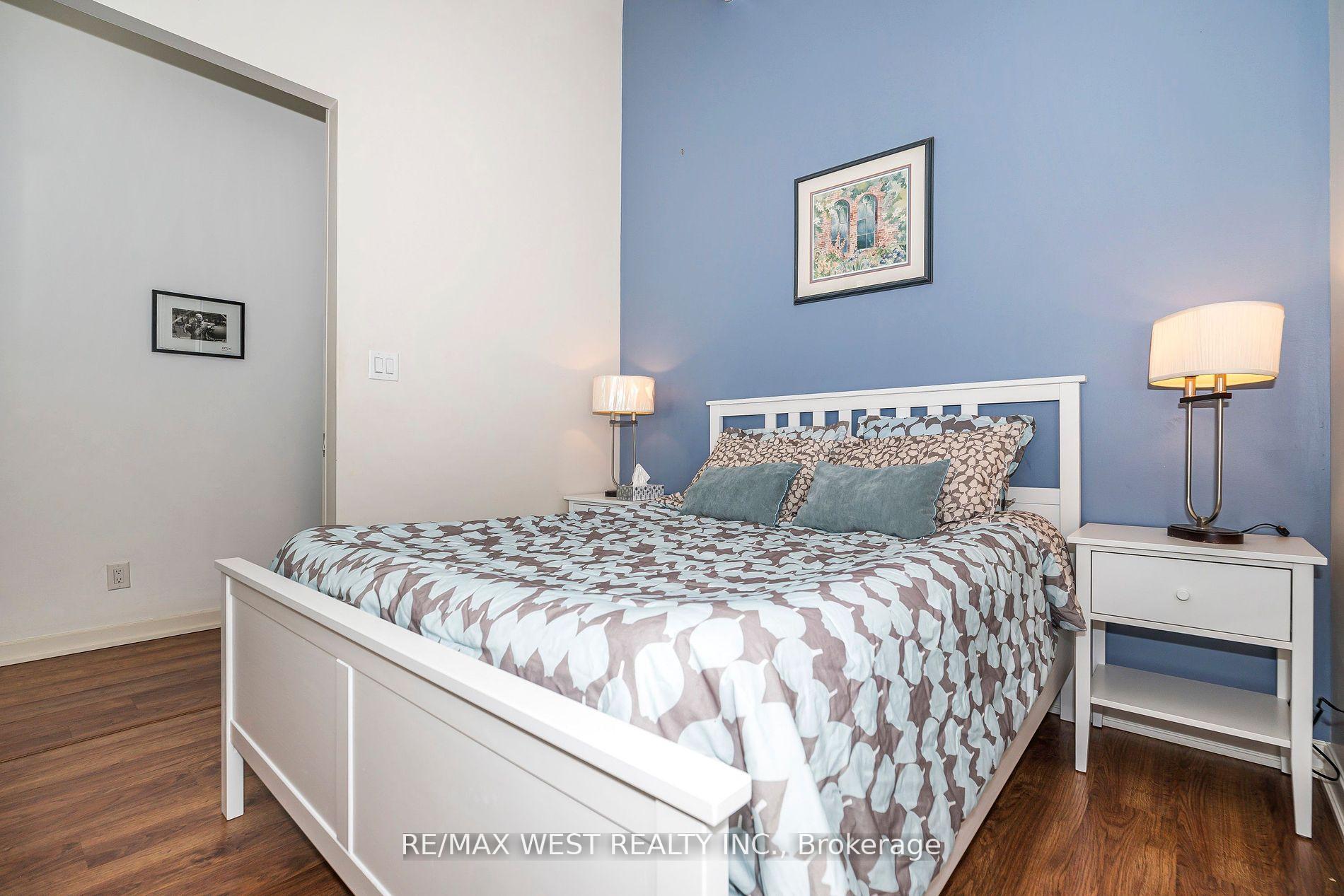 2 Bedrooms Condo at 380 Macpherson, Toronto For sale