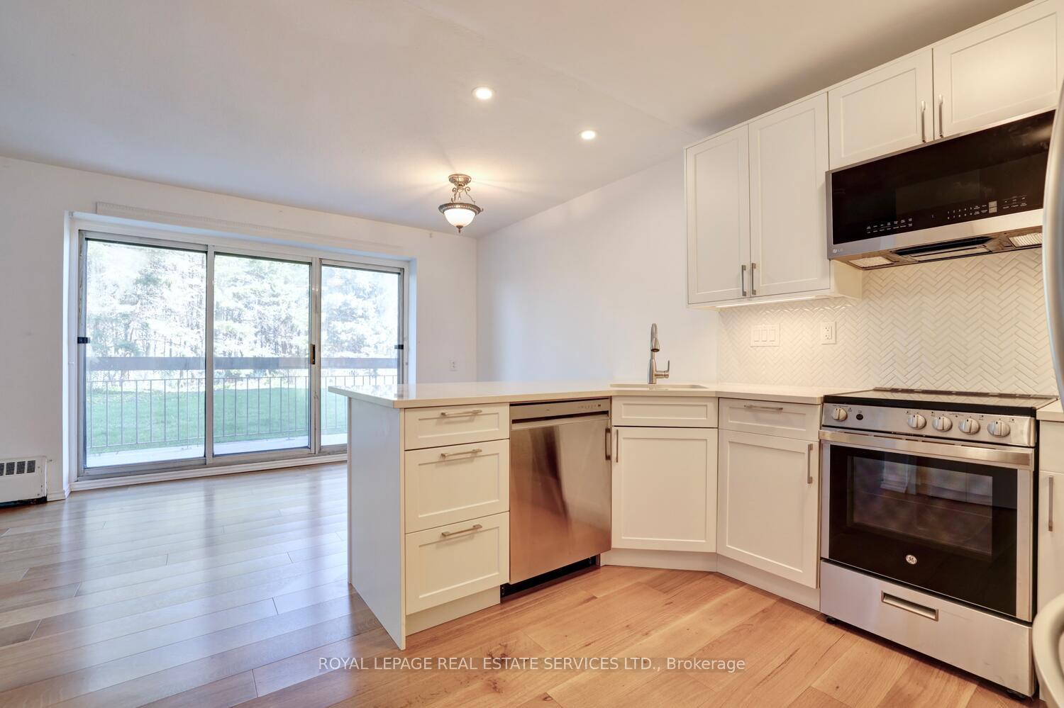 1 Bedroom Co-op at 41 Lake Shore, Toronto For sale