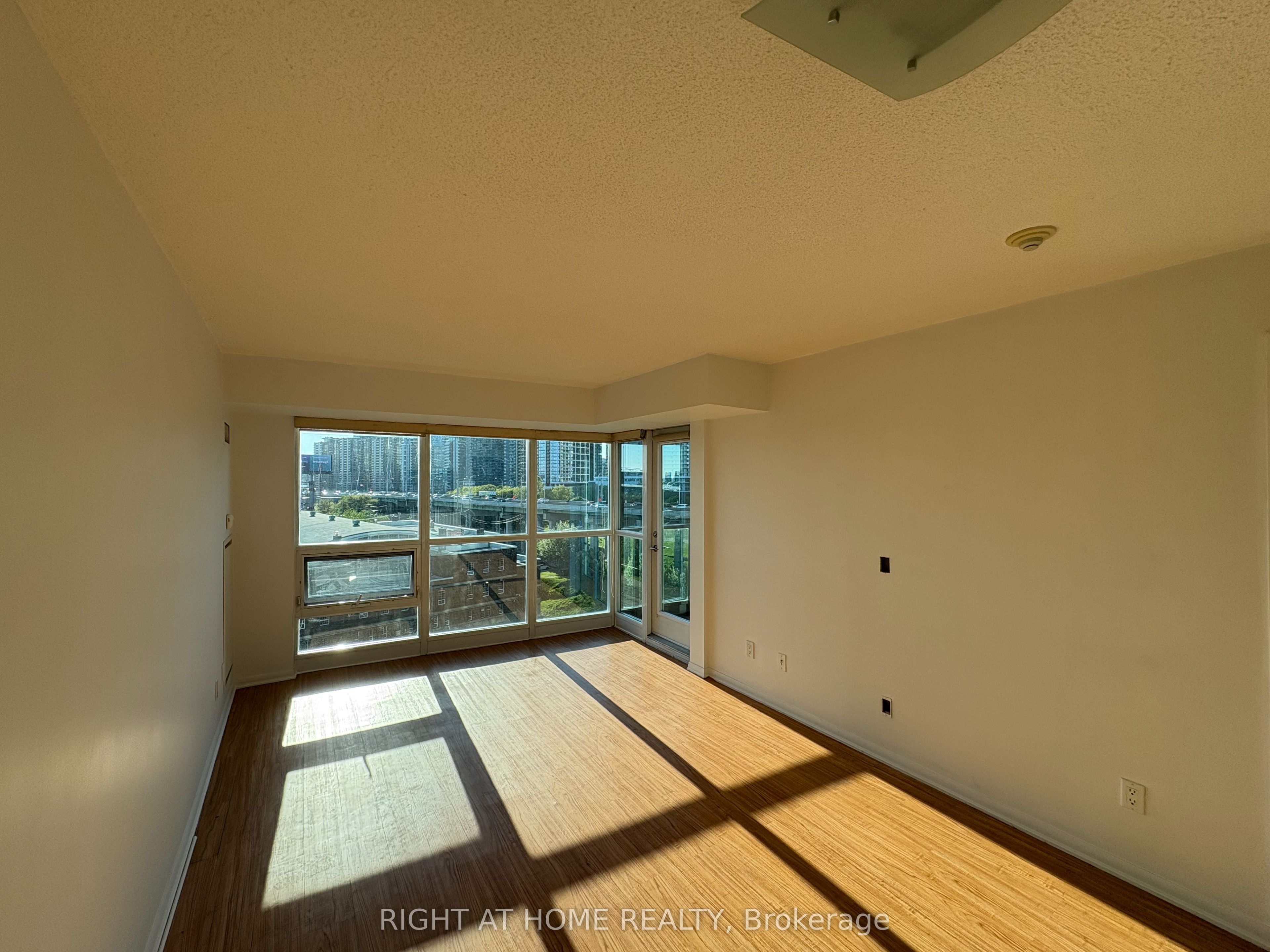 231 Fort York Boulevard, #1011