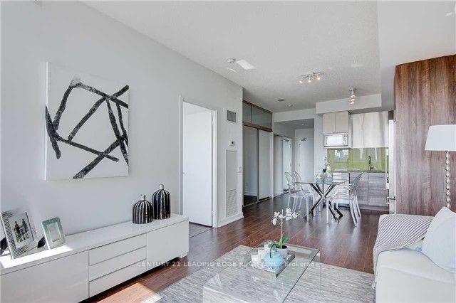 2 Bedrooms Condo at 121 McMahon, Toronto For sale