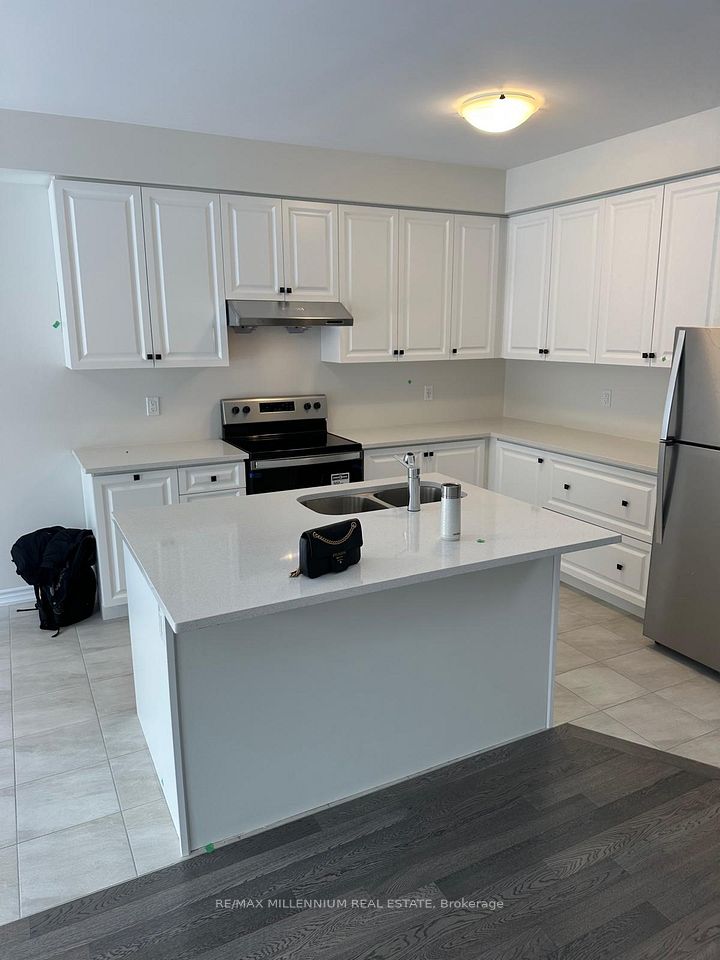 20 Lipscott Drive, Caledon, ON L7C 4J7