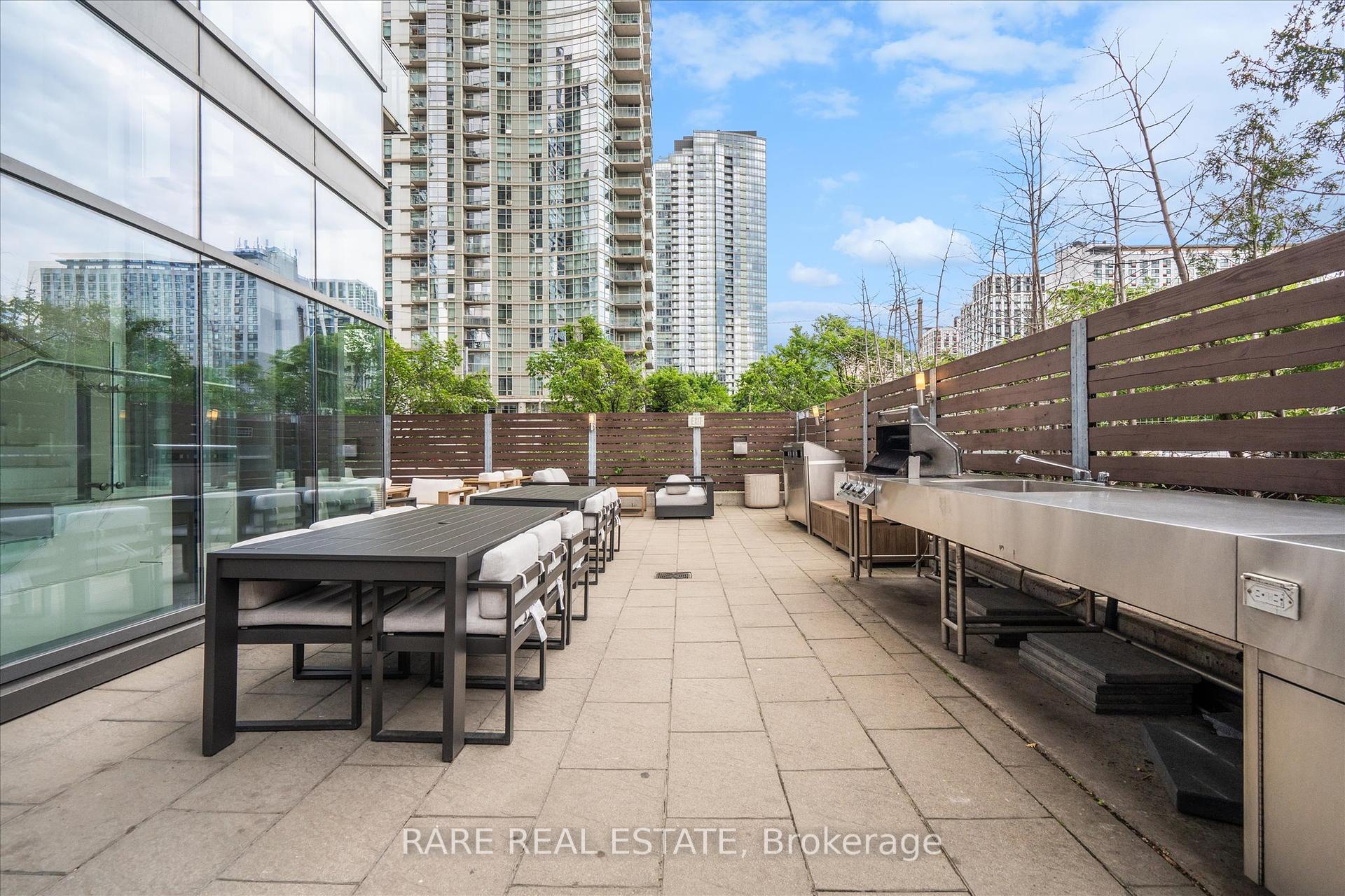 3 Bedrooms Condo at 11 Brunel, Toronto For sale