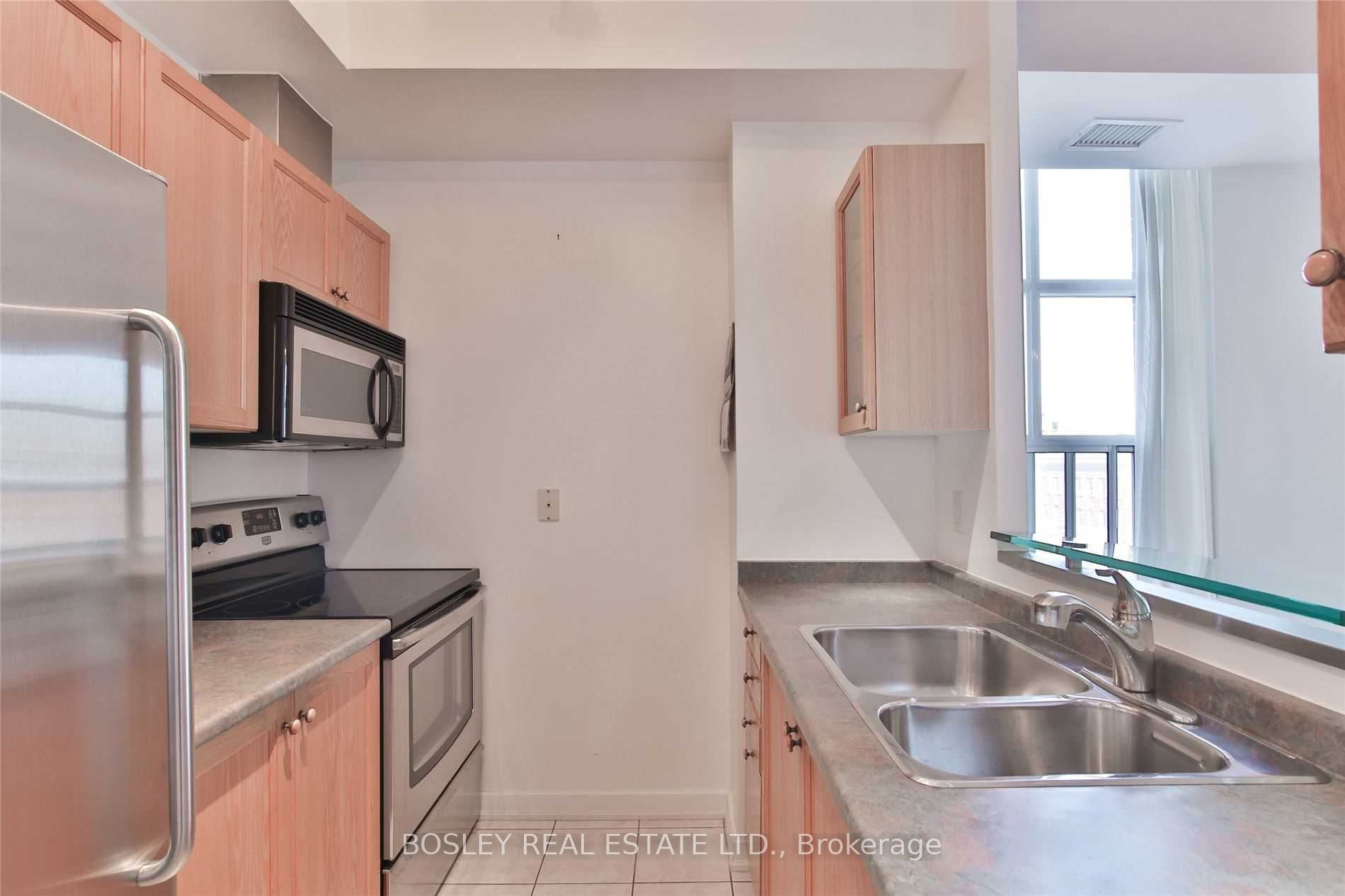 438 Richmond Street W, #410