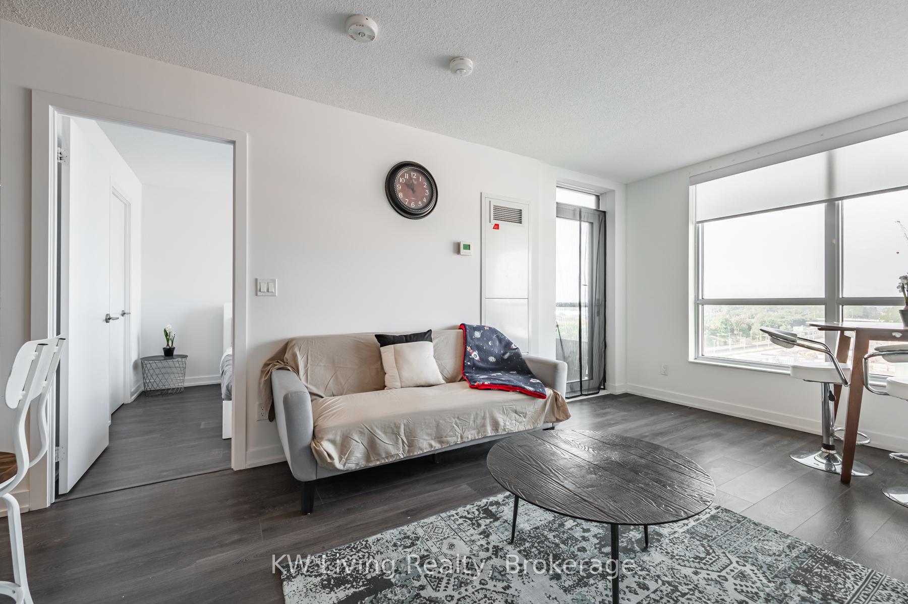 2 Bedrooms Condo at 8 Trent, Toronto For sale