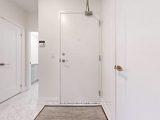 2 Bedrooms Condo at 225 Webb, Mississauga For sale