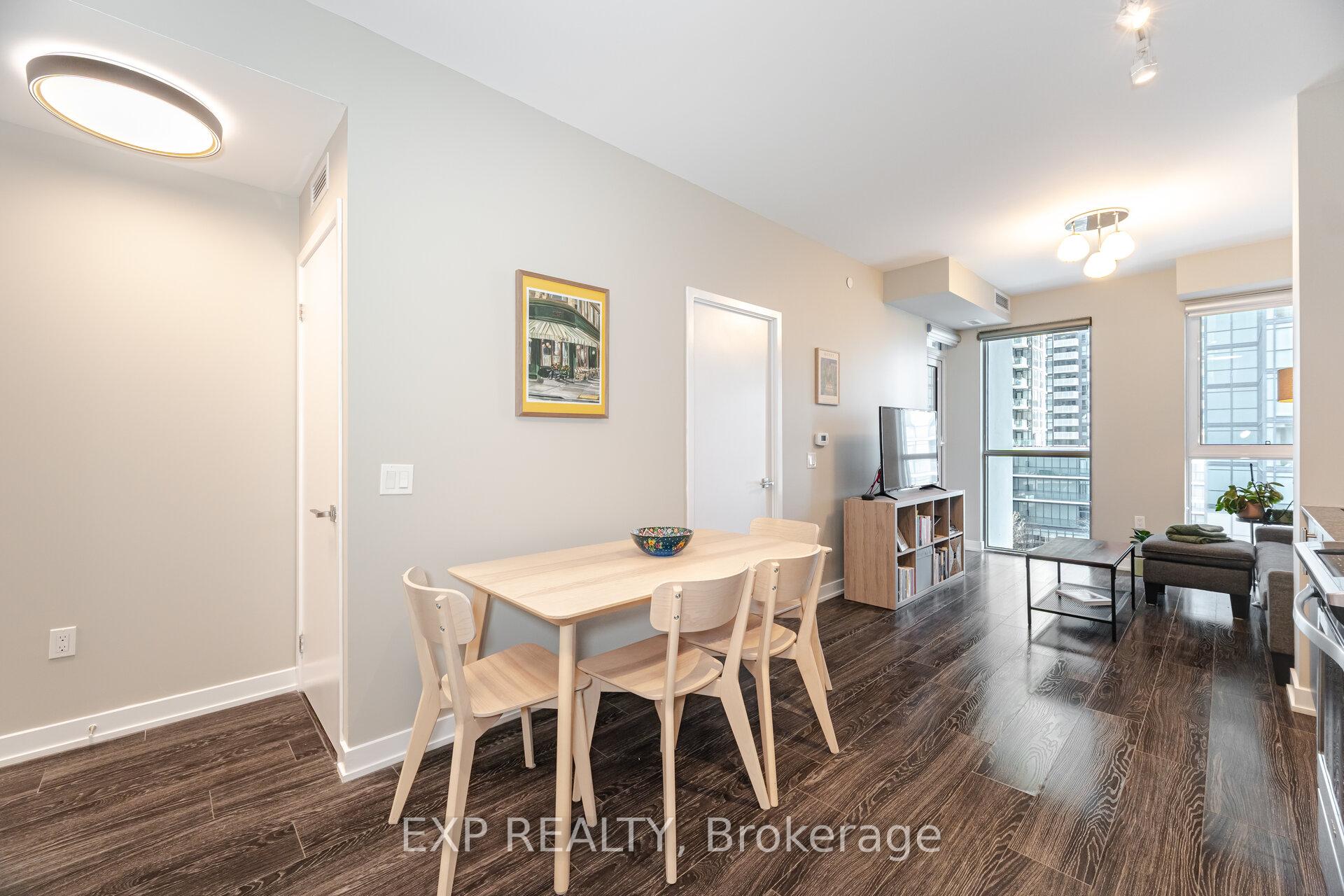 2 Bedrooms Condo at 4055 Parkside Village, Mississauga For sale