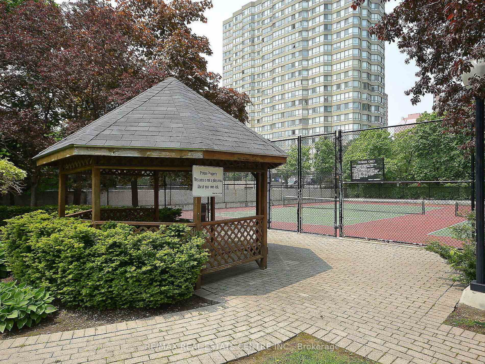 1 Bedroom Condo at 55 Elm, Mississauga For sale