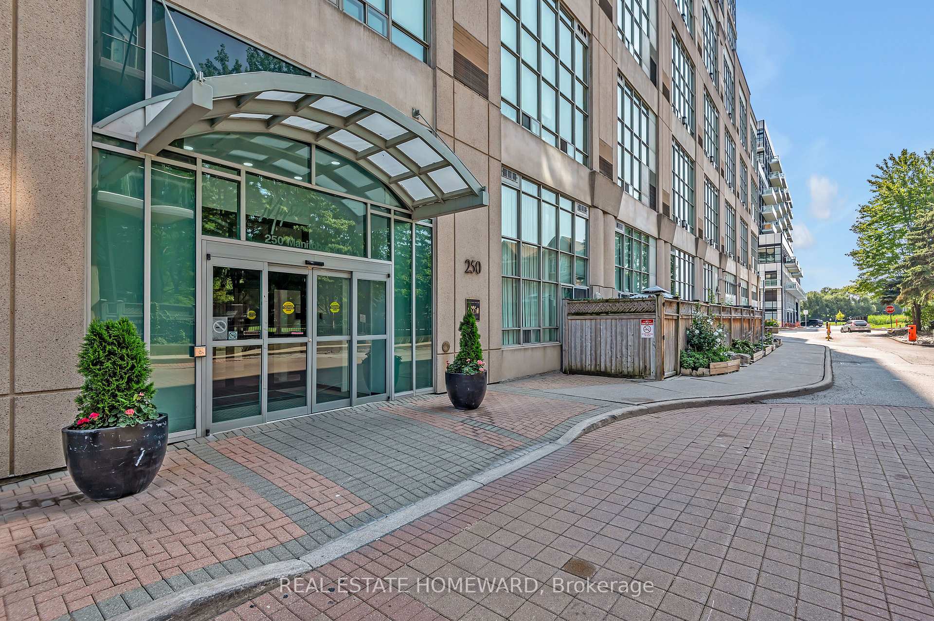 2 Bedrooms Condo at 250 Manitoba, Toronto For sale