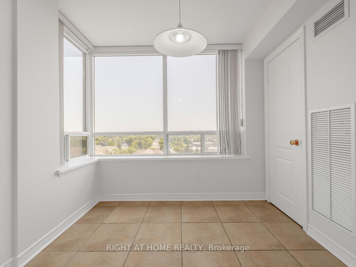 3 Bedrooms Condo at 88 Grandview,  Toronto For sale