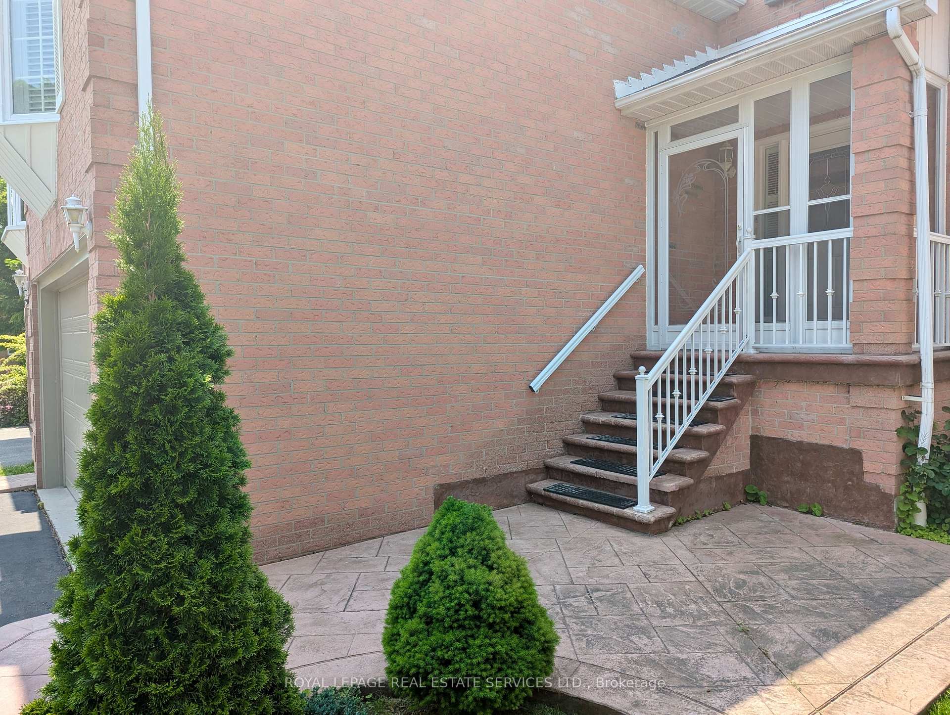 5254 Astwell Avenue, Mississauga, ON L5R 3H8