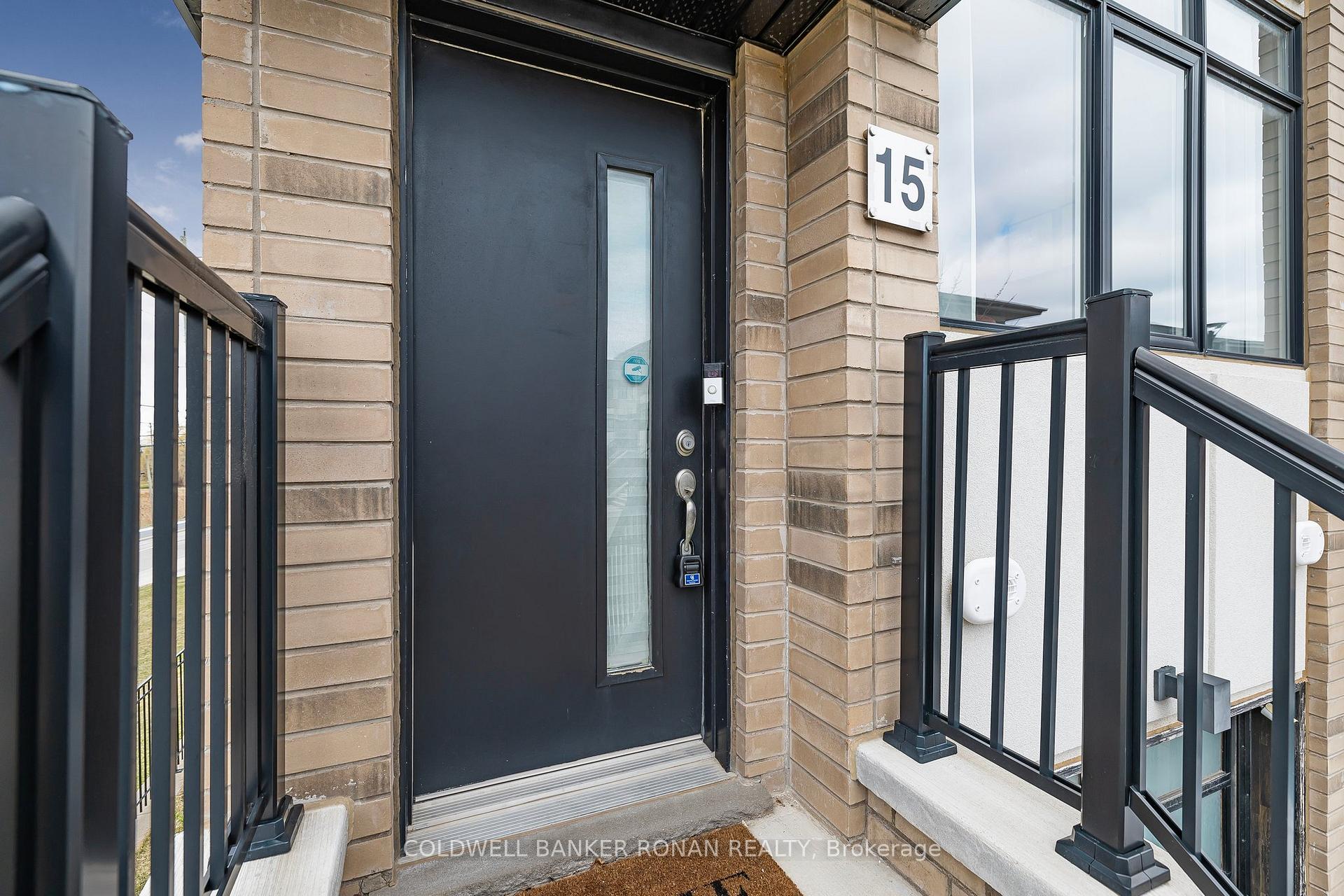 2 Bedrooms Condo at 15 Wilings, Hamilton For sale