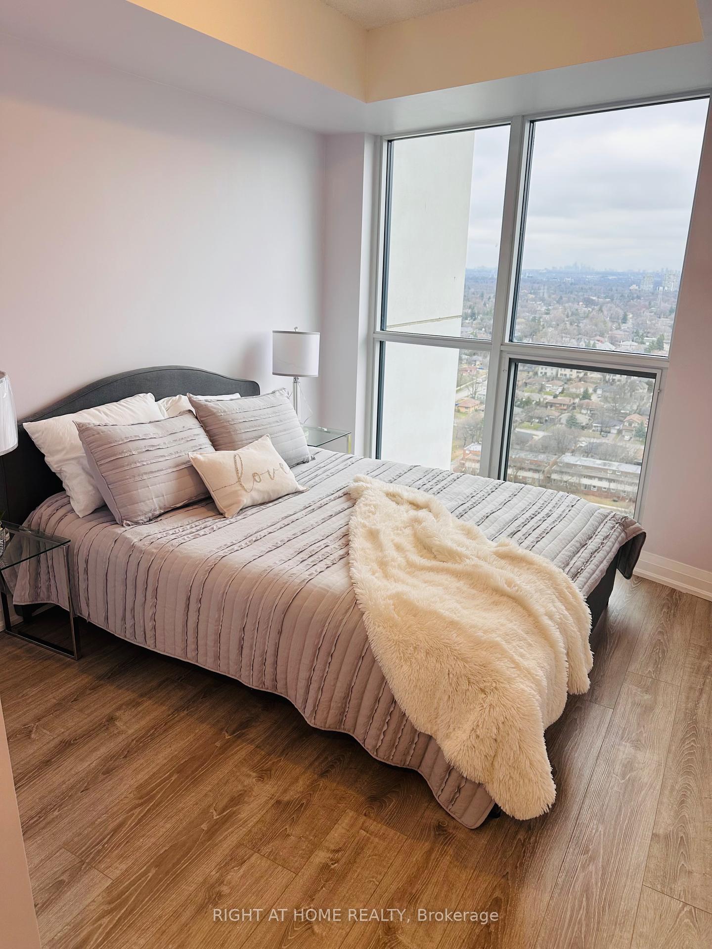 2 Bedrooms Condo at 30 GIBBS, Toronto For sale