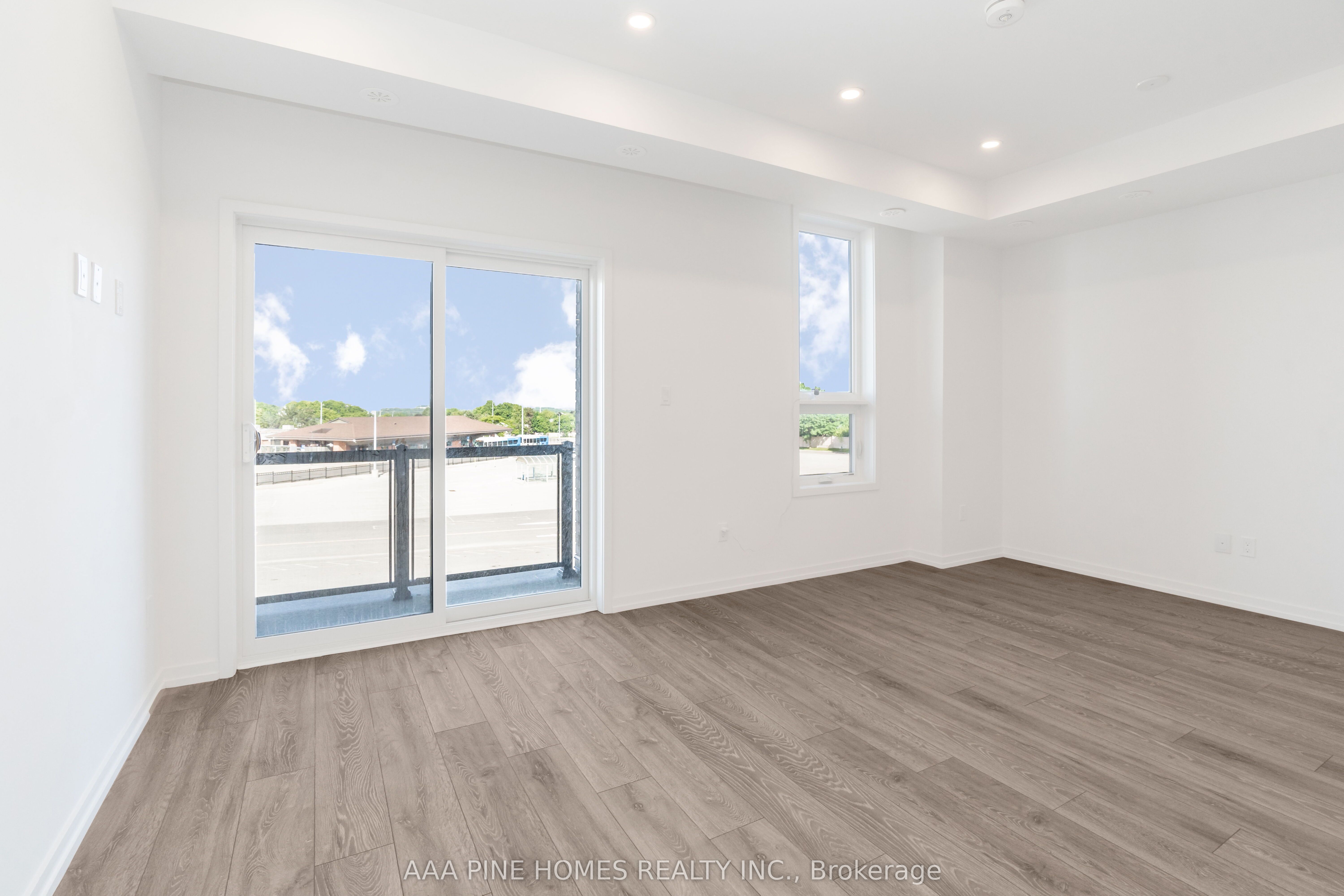 20 Lytham Green Circle, ##4