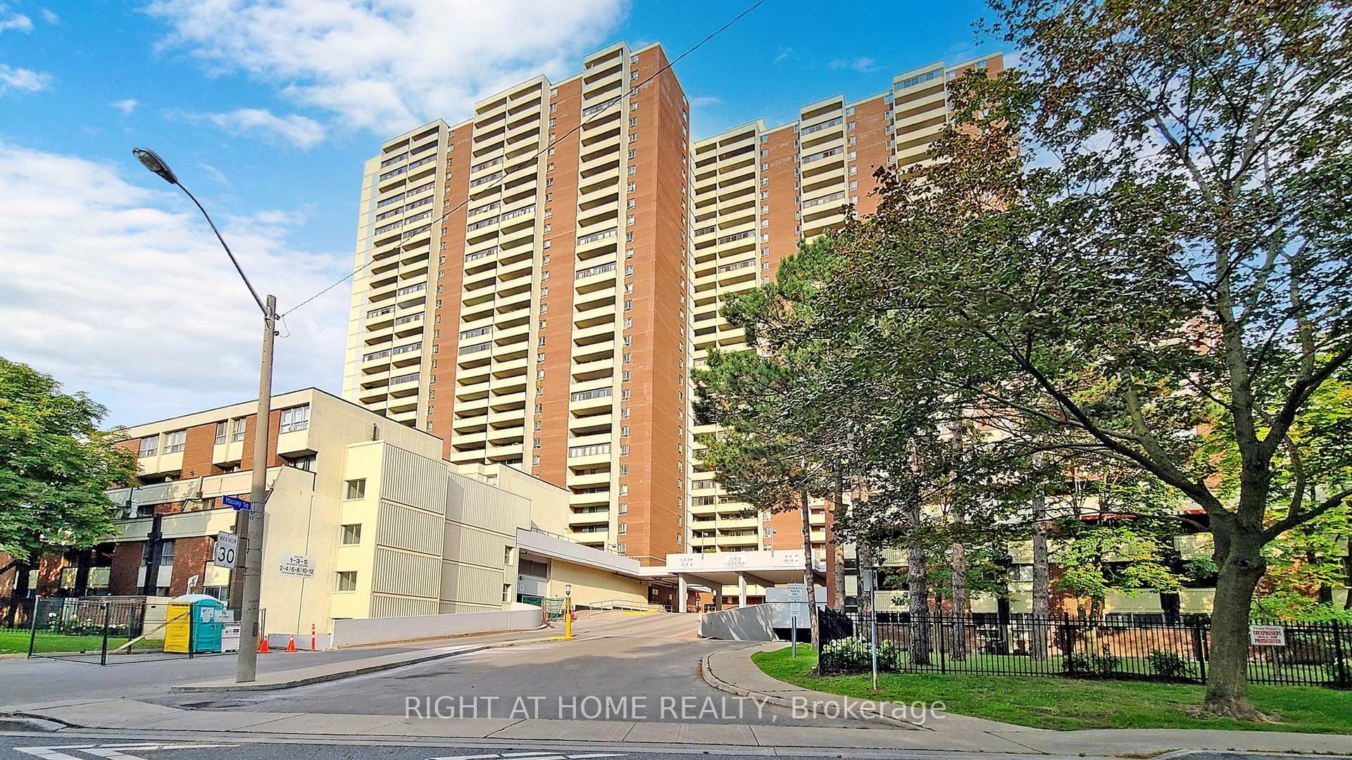 1 Bedroom Condo at 1 Massey, Toronto For sale